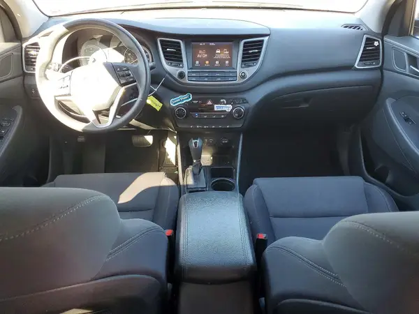 KM8J3CA43JU648677 2018 HYUNDAI TUCSON - Image 8