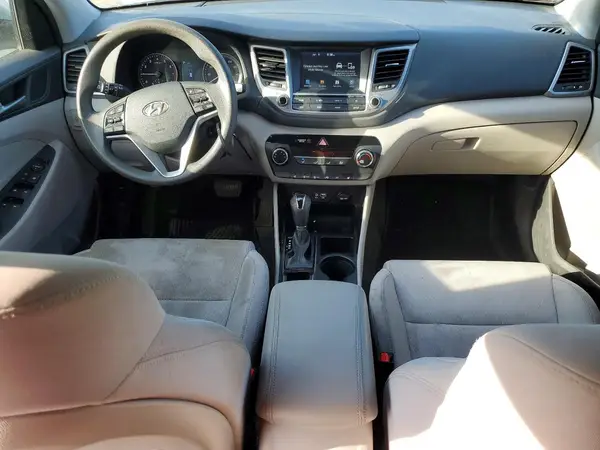 KM8J3CA43JU651174 2018 HYUNDAI TUCSON - Image 8