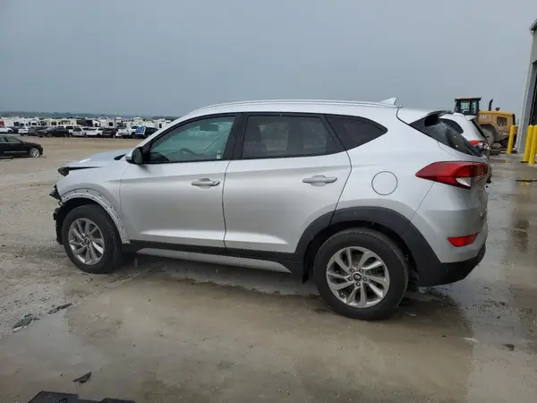 KM8J3CA43JU671991 2018 HYUNDAI TUCSON - Image 2