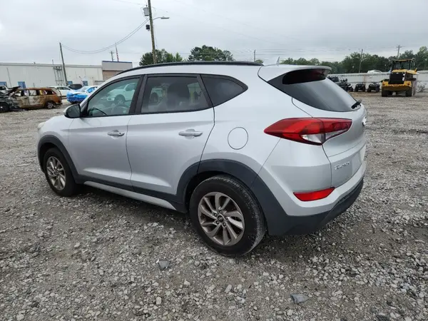 KM8J3CA43JU674714 2018 HYUNDAI TUCSON - Image 2