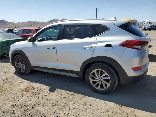 KM8J3CA43JU677080 2018 HYUNDAI TUCSON - Image 2