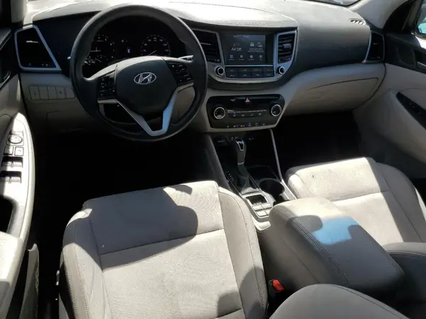 KM8J3CA43JU677080 2018 HYUNDAI TUCSON - Image 8