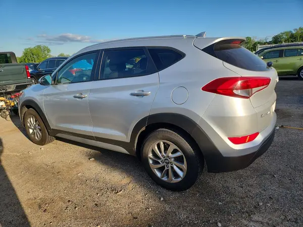 KM8J3CA43JU680190 2018 HYUNDAI TUCSON - Image 2