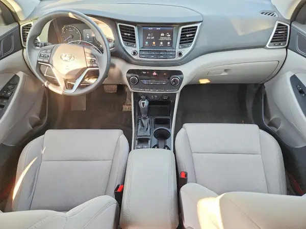 KM8J3CA43JU680190 2018 HYUNDAI TUCSON - Image 8