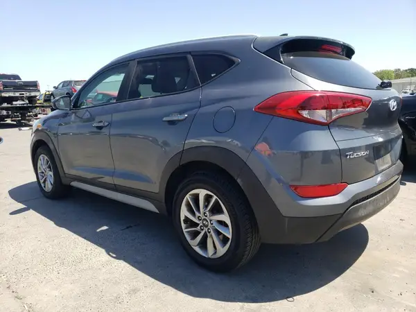 KM8J3CA43JU683588 2018 HYUNDAI TUCSON - Image 2