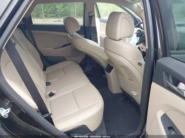 KM8J3CA43JU684515 2018 HYUNDAI TUCSON - Image 8