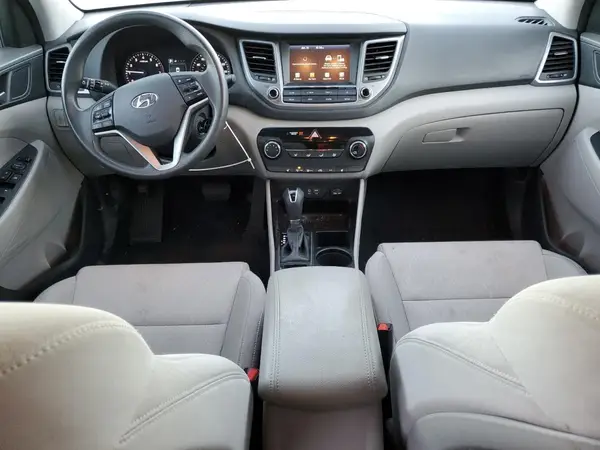 KM8J3CA43JU684837 2018 HYUNDAI TUCSON - Image 8