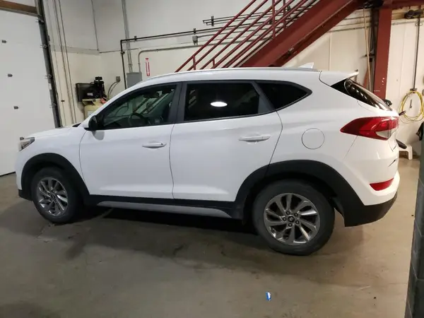 KM8J3CA43JU685129 2018 HYUNDAI TUCSON - Image 2