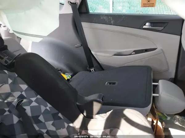 KM8J3CA43JU688340 2018 HYUNDAI TUCSON - Image 8