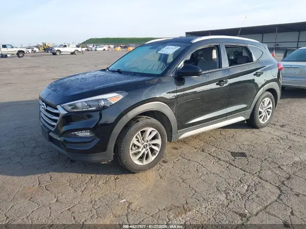 KM8J3CA43JU696938 2018 HYUNDAI TUCSON - Image 2