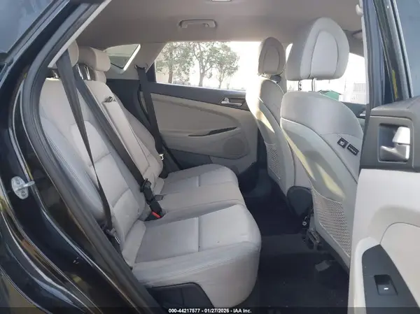 KM8J3CA43JU696938 2018 HYUNDAI TUCSON - Image 8