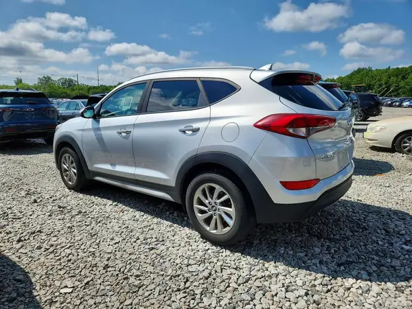 KM8J3CA43JU698589 2018 HYUNDAI TUCSON - Image 2