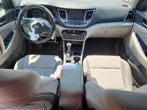 KM8J3CA43JU698589 2018 HYUNDAI TUCSON - Image 8