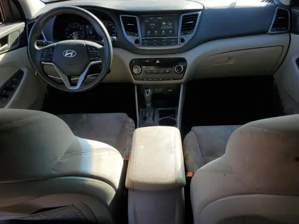 KM8J3CA43JU700454 2018 HYUNDAI TUCSON - Image 8