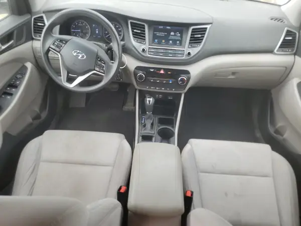 KM8J3CA43JU702690 2018 HYUNDAI TUCSON - Image 8