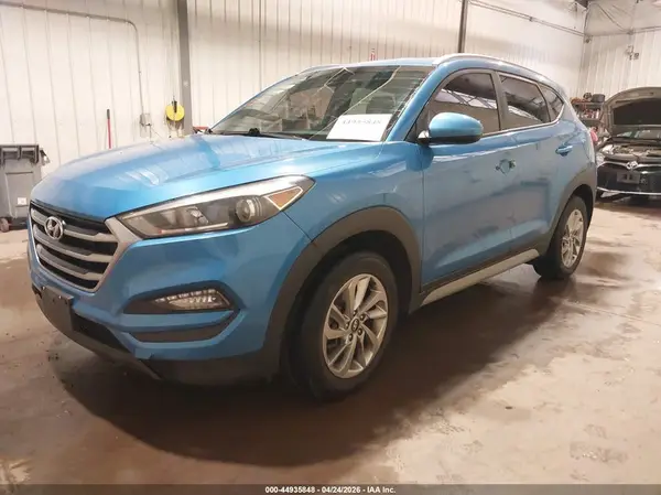 KM8J3CA43JU703354 2018 HYUNDAI TUCSON - Image 2