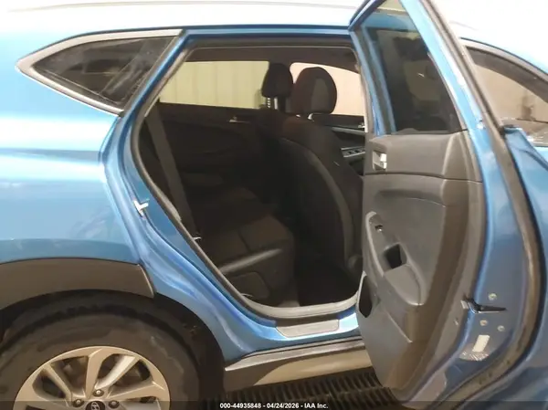 KM8J3CA43JU703354 2018 HYUNDAI TUCSON - Image 8