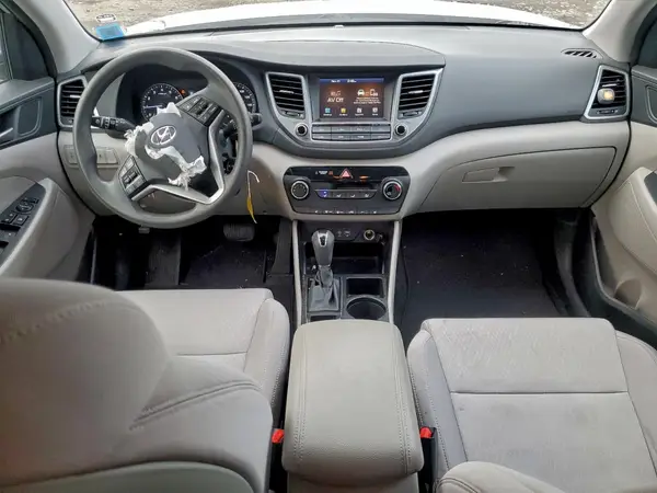 KM8J3CA43JU710854 2018 HYUNDAI TUCSON - Image 8