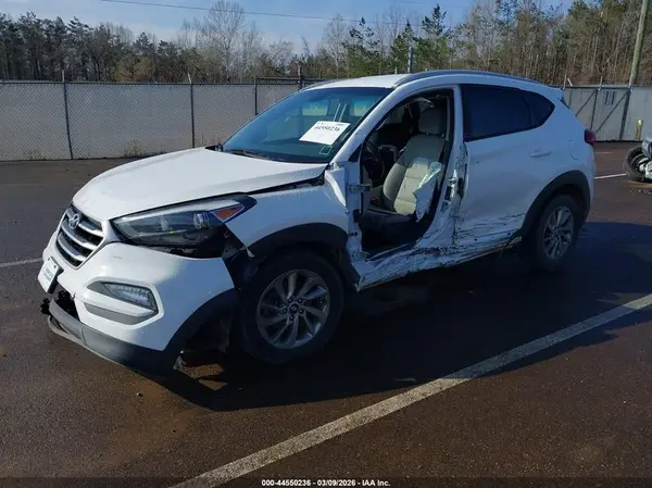 KM8J3CA43JU712510 2018 HYUNDAI TUCSON - Image 2