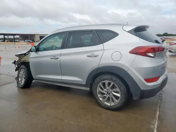KM8J3CA43JU716203 2018 HYUNDAI TUCSON - Image 2