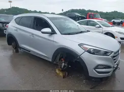 KM8J3CA43JU717402 2018 HYUNDAI TUCSON