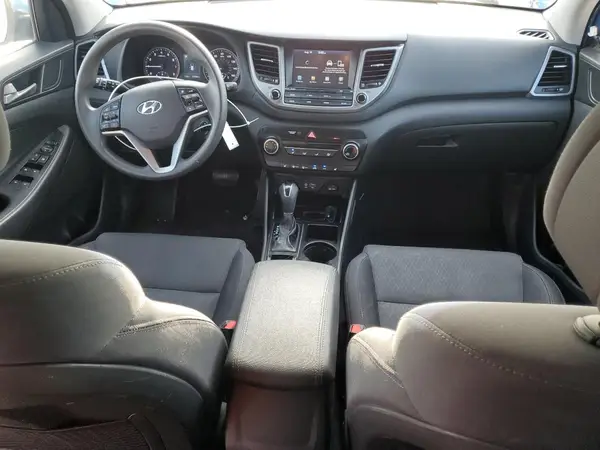 KM8J3CA43JU720185 2018 HYUNDAI TUCSON - Image 8