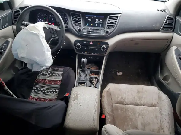 KM8J3CA43JU721322 2018 HYUNDAI TUCSON - Image 8