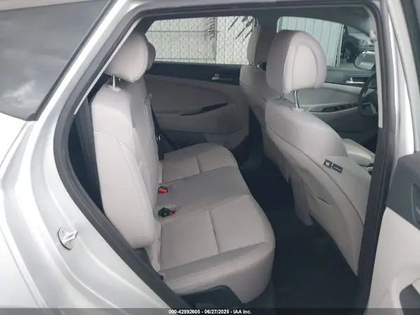 KM8J3CA43JU723264 2018 HYUNDAI TUCSON - Image 8