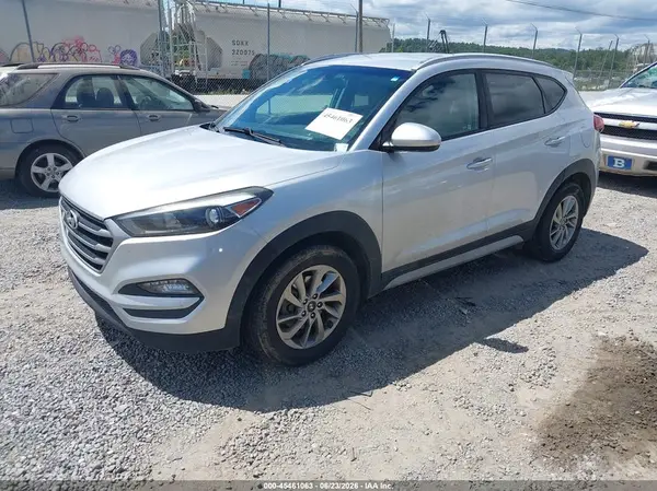 KM8J3CA43JU728819 2018 HYUNDAI TUCSON - Image 2