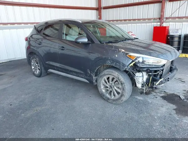 KM8J3CA43JU730537 2018 HYUNDAI TUCSON - Image 1