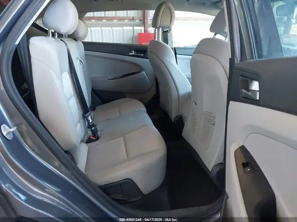KM8J3CA43JU730537 2018 HYUNDAI TUCSON - Image 8