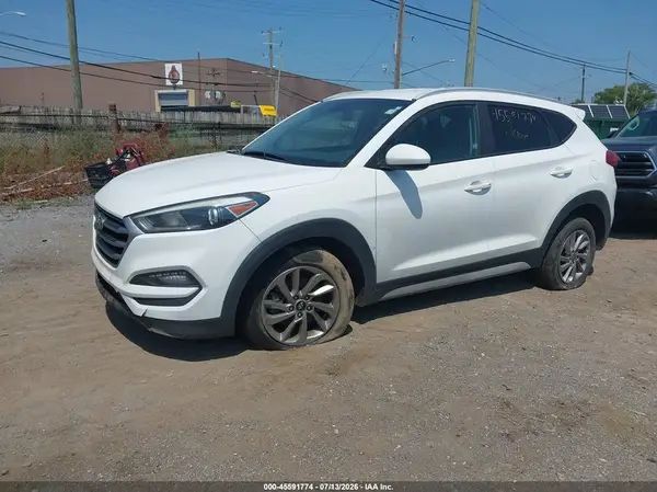 KM8J3CA43JU733177 2018 HYUNDAI TUCSON - Image 2