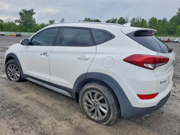 KM8J3CA43JU743286 2018 HYUNDAI TUCSON - Image 2