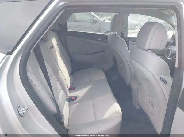 KM8J3CA43JU743319 2018 HYUNDAI TUCSON - Image 8