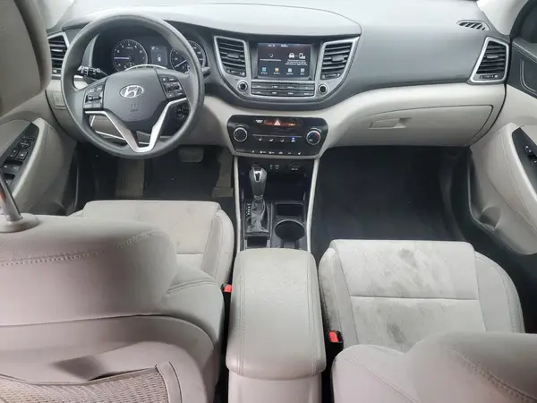 KM8J3CA43JU743353 2018 HYUNDAI TUCSON - Image 8