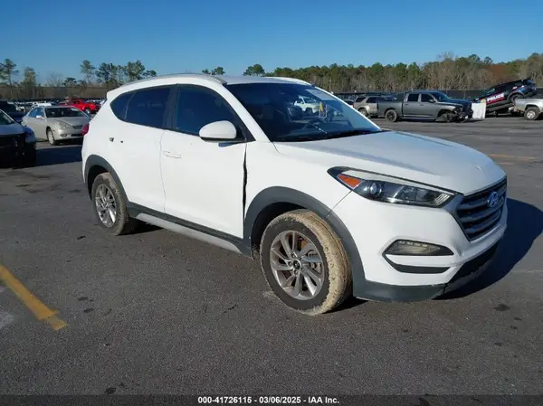 KM8J3CA43JU743675 2018 HYUNDAI TUCSON - Image 1