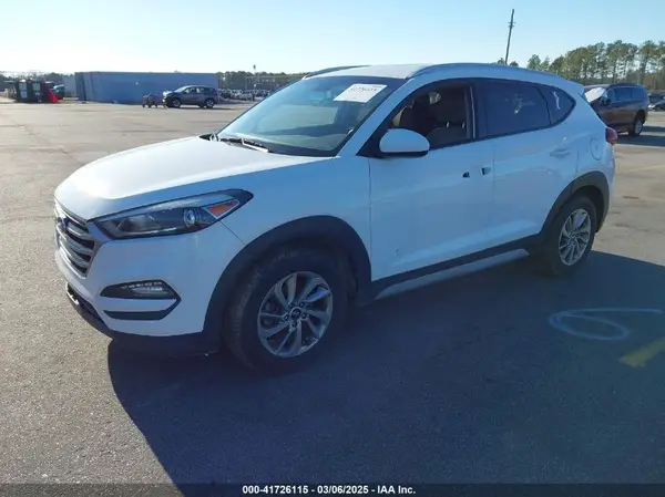 KM8J3CA43JU743675 2018 HYUNDAI TUCSON - Image 2