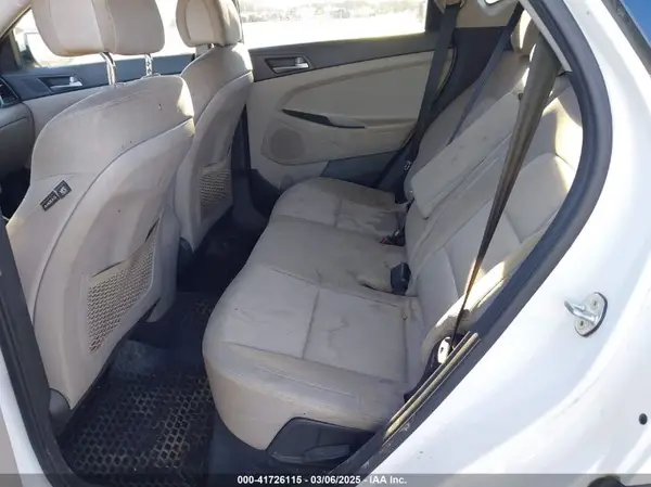 KM8J3CA43JU743675 2018 HYUNDAI TUCSON - Image 8