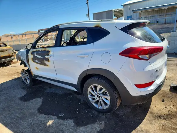 KM8J3CA43JU744843 2018 HYUNDAI TUCSON - Image 2