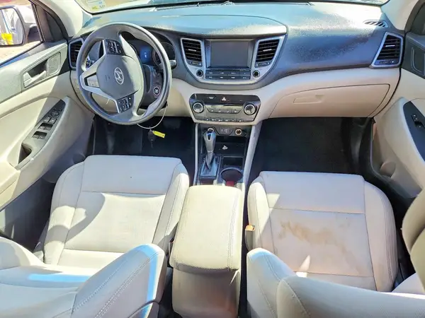KM8J3CA43JU746866 2018 HYUNDAI TUCSON - Image 8