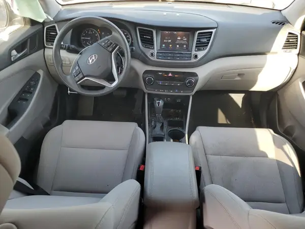 KM8J3CA43JU753252 2018 HYUNDAI TUCSON - Image 8