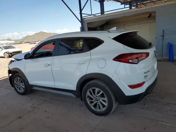KM8J3CA43JU764087 2018 HYUNDAI TUCSON - Image 2