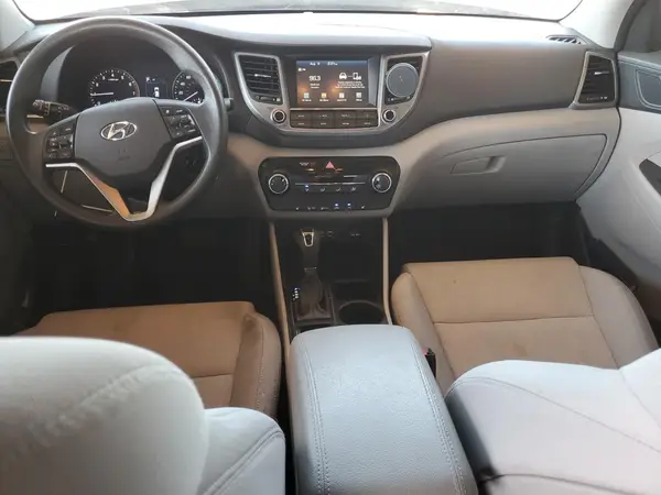 KM8J3CA43JU764087 2018 HYUNDAI TUCSON - Image 8