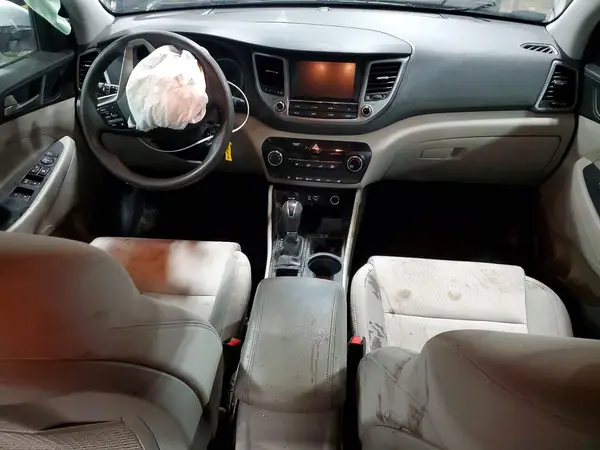 KM8J3CA43JU766891 2018 HYUNDAI TUCSON - Image 8