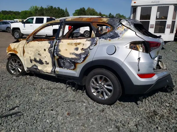 KM8J3CA43JU766972 2018 HYUNDAI TUCSON - Image 2