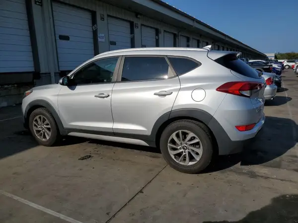 KM8J3CA43JU775008 2018 HYUNDAI TUCSON - Image 2