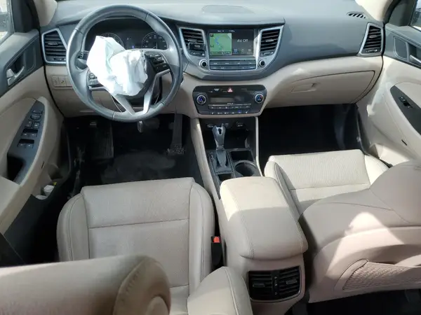 KM8J3CA43JU776708 2018 HYUNDAI TUCSON - Image 8