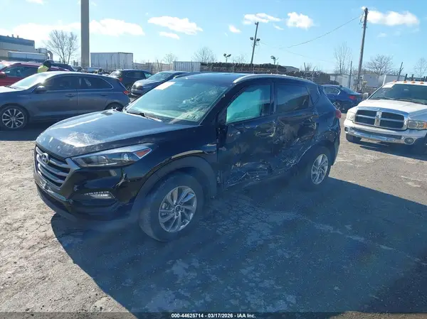KM8J3CA43JU801316 2018 HYUNDAI TUCSON - Image 2