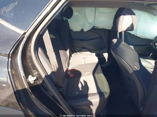 KM8J3CA43JU801316 2018 HYUNDAI TUCSON - Image 8