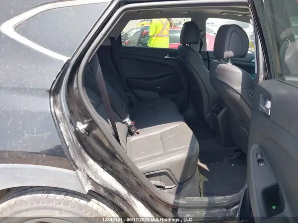 KM8J3CA43JU813398 2018 HYUNDAI TUCSON - Image 8